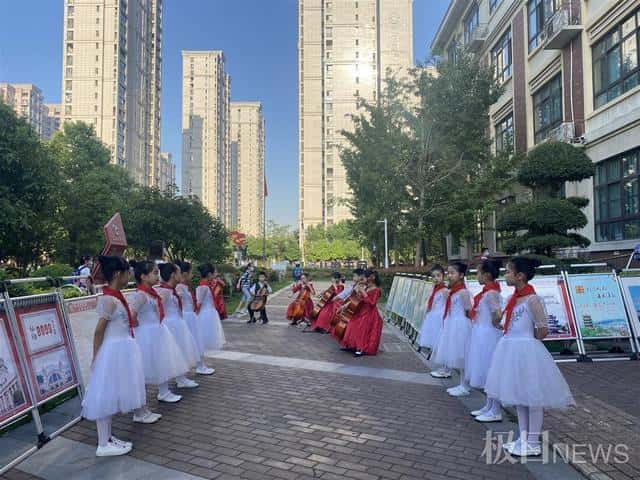 大提琴演奏、手繪帆布袋，這所小學慶祝教師節創意多