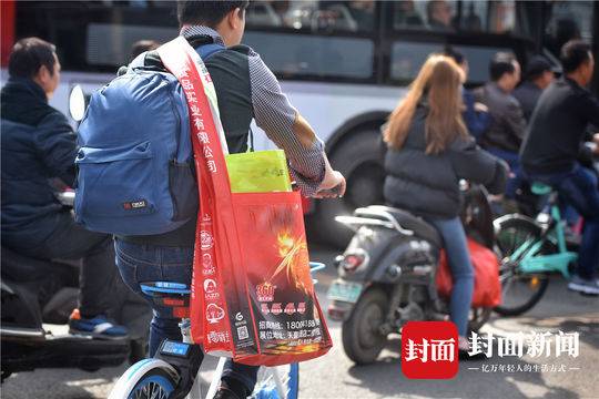 成都糖酒會出新寵啦！尼龍大挎包（無紡布跨肩袋），你背了沒？  第9張