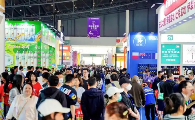 第112屆全國糖酒商品交易會  眾商家云集成都